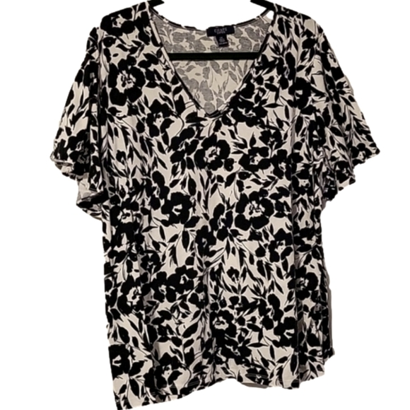 Chaps Tops - CHAPS BLACK AND WHITE FLOWERED TOP 3X